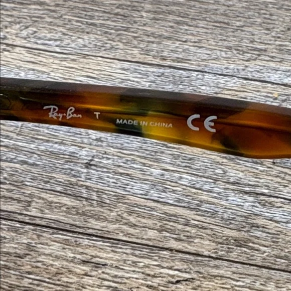 🕶 Ray-Ban RX5228 Green Optical Frames with Tortoise Temples53–17–140